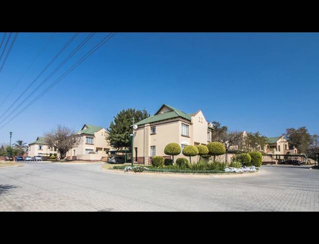 2 BEDROOM TOWNHOUSE RENTED IN NORTH RIDING